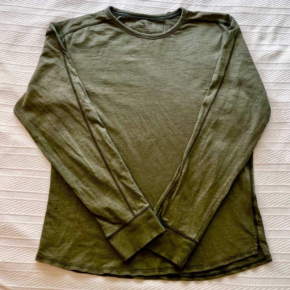 Banana Republic Olive Green Women's Long-Sleeve Crewneck Tee - Picture 2 of 6